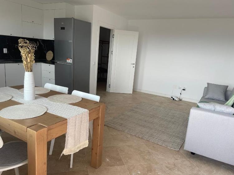 Apartament cu 3 camere decomandat, mobilat în Copou