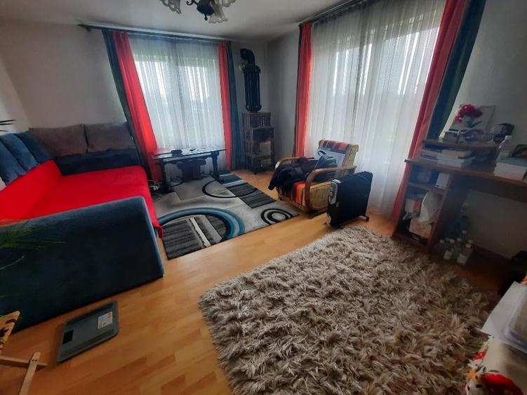 Casă individuală cu 8 camere cu Teren 928 Mp în Țegheș
