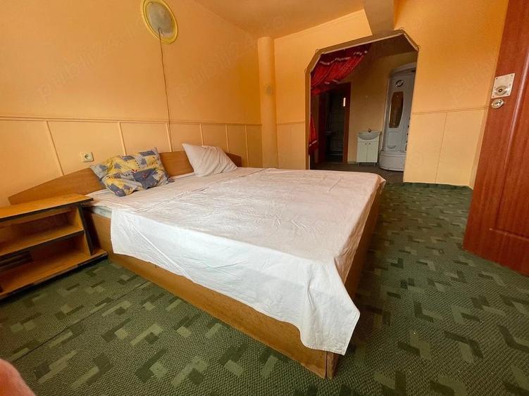 Casă cu 12 camere cu Teren 360 Mp în Rânca