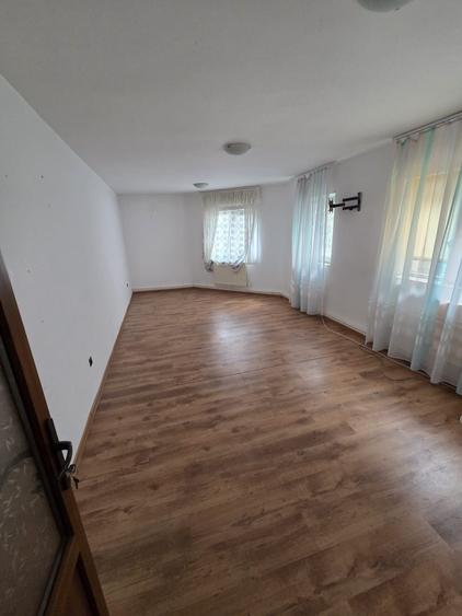 Casă cu 4 camere cu Teren 776 Mp în Unirii
