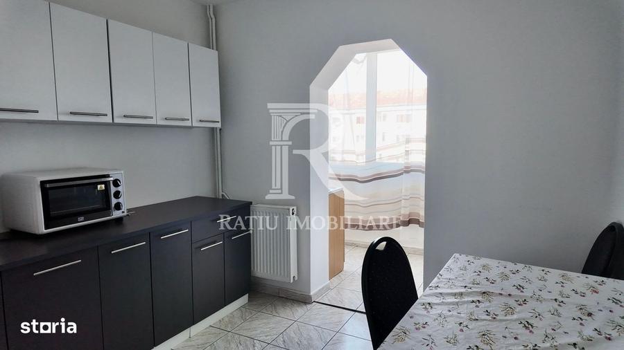 Apartament cu 3 camere decomandat în Salca