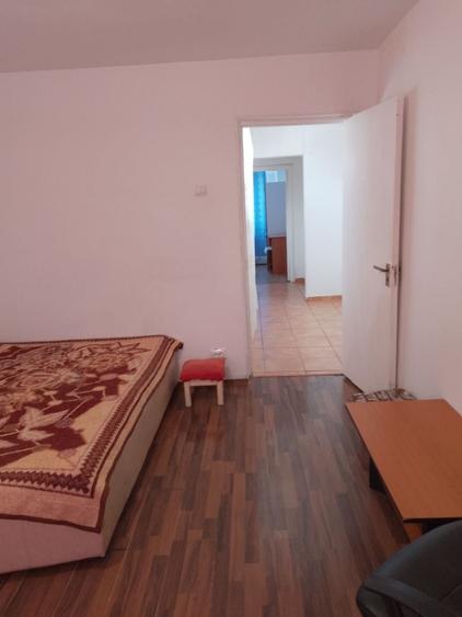 Apartament cu 2 camere decomandat în Berceni