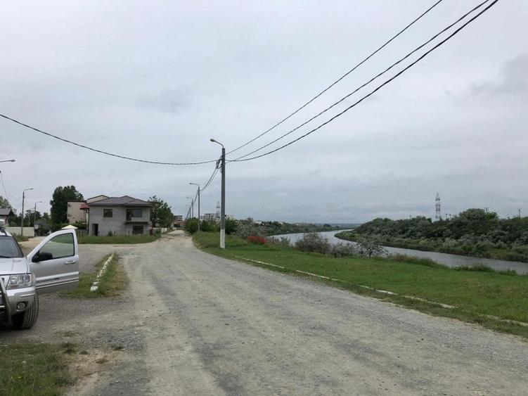 Teren Construcții intravilan de 1000 mp, în Nord