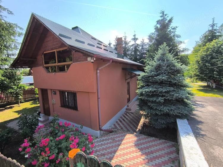 Casă cu 3 camere cu Teren 2100 Mp în Central