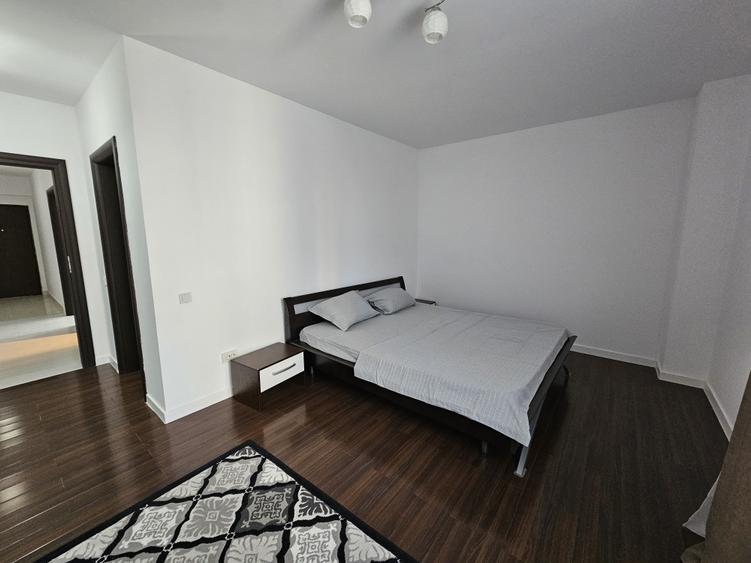 Apartament cu 3 camere decomandat, mobilat în Faleza Nord