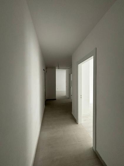 Apartament cu 3 camere semidecomandat în Theodor Pallady