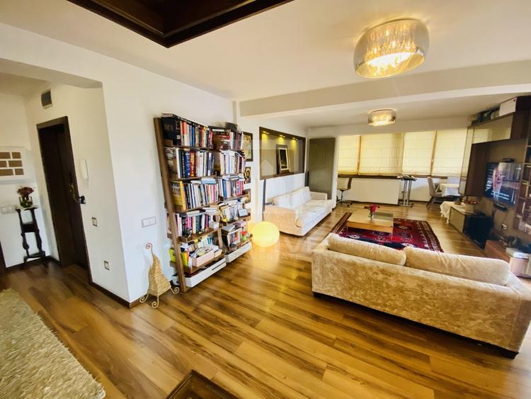 Apartament cu 3 camere semidecomandat, mobilat în Gheorgheni