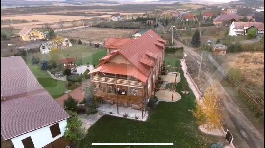 Casă individuală cu 12 camere cu Garaj în Reghin