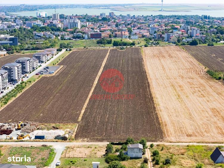 Teren de 17500 mp, în Central