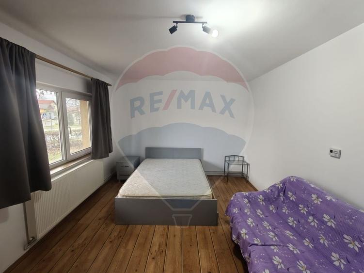 Apartament cu 3 camere decomandat, mobilat în Republicii