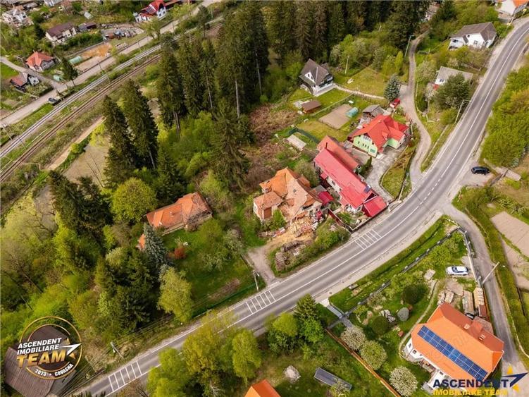 Teren de 3160 mp, în Central