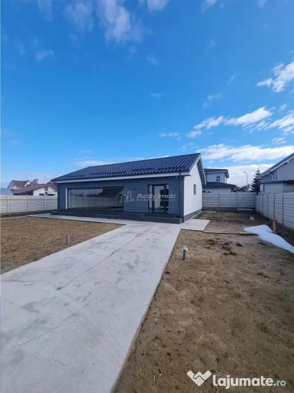 Casă cu 7 camere cu Teren 1145 Mp în Poroschia