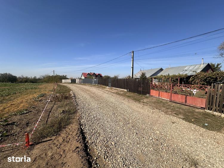 Teren de 1000 mp, în Popricani