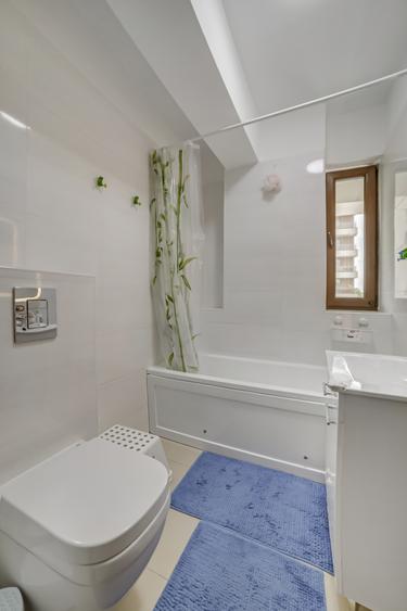Apartament cu 4 camere decomandat, mobilat în Sisești