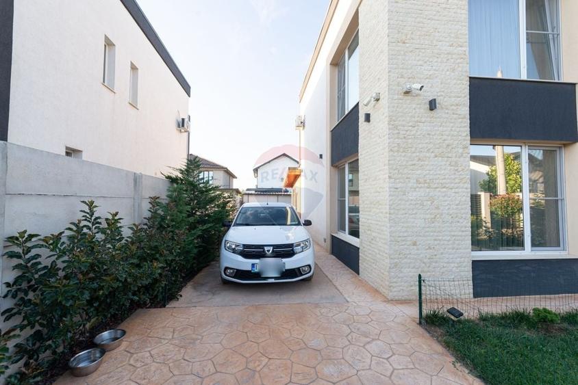 Casă individuală cu 4 camere cu Teren 388 Mp în Nord