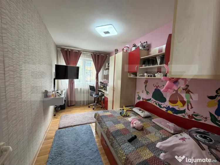 Apartament cu 3 camere decomandat, mobilat în Plopilor