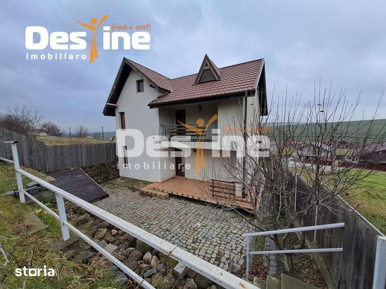 Casă cu 4 camere cu Teren 500 Mp în Lețcani