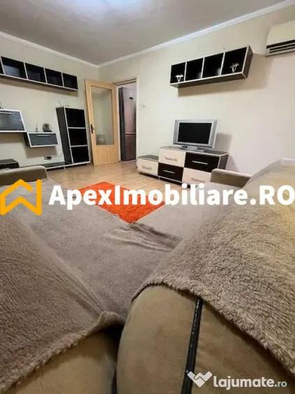 Apartament cu 3 camere semidecomandat în Giurgiului