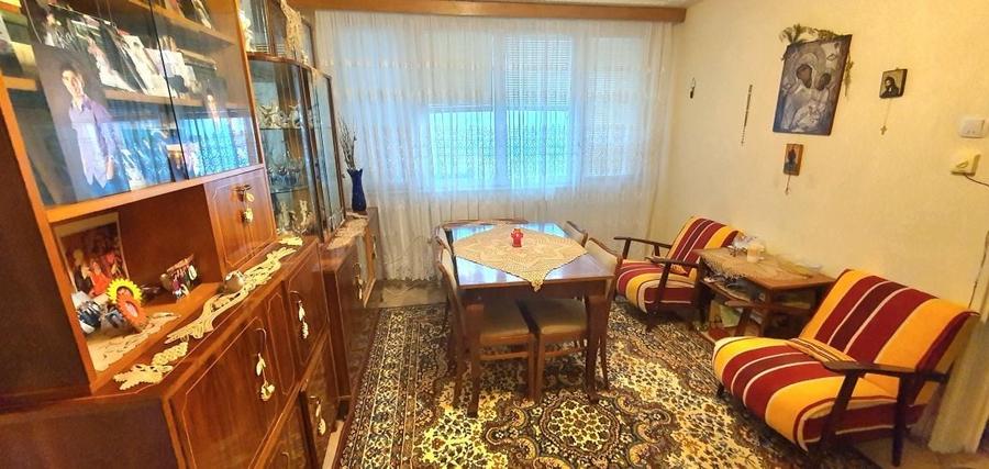 Apartament cu 2 camere decomandat în Exterior Vest