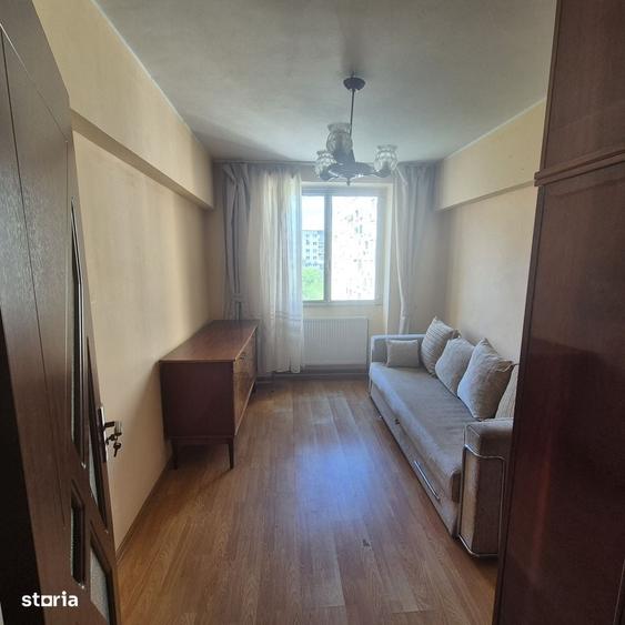 Apartament cu 3 camere decomandat în Tineretului