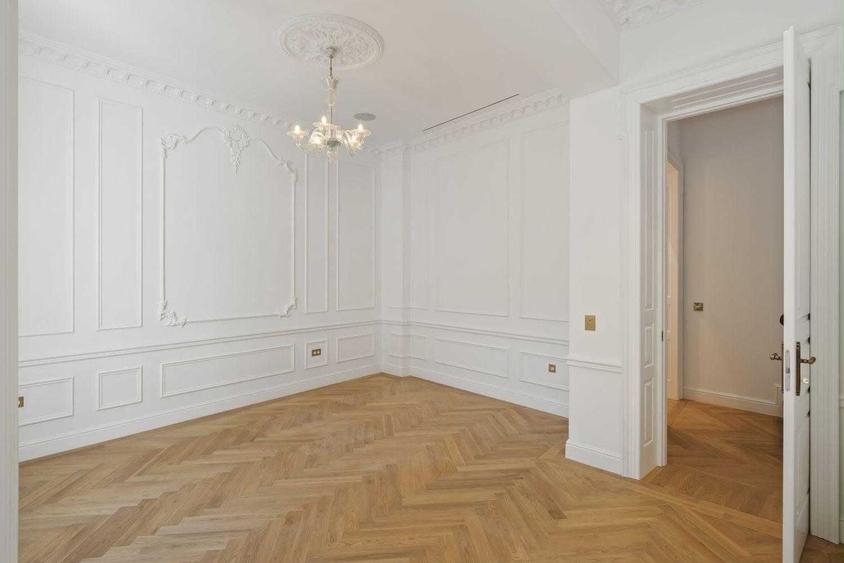 Casă cu 4 camere în Romană