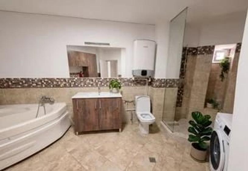 Apartament cu 3 camere decomandat în Tineretului