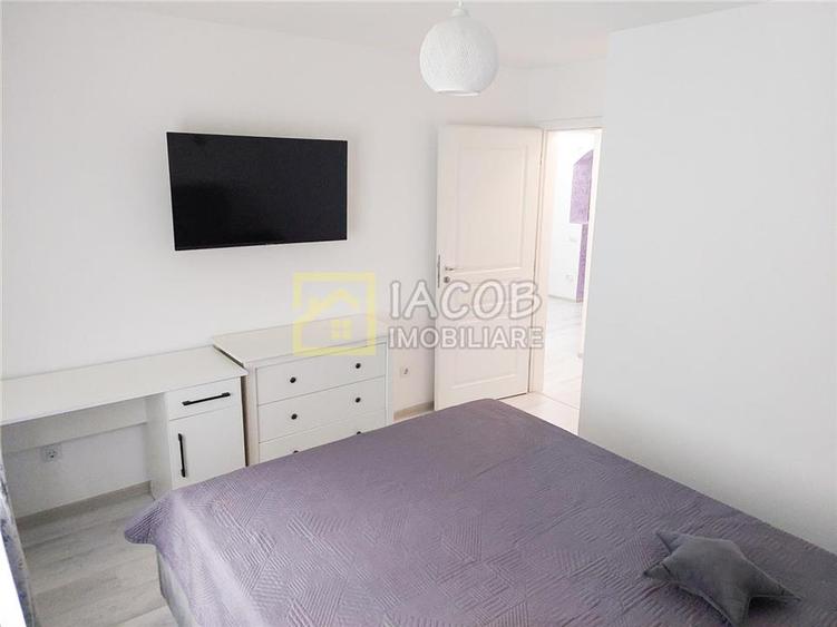 Apartament cu 3 camere decomandat în Republicii