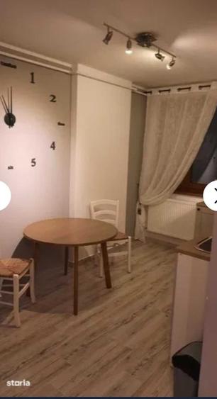 Garsonieră decomandată în Central