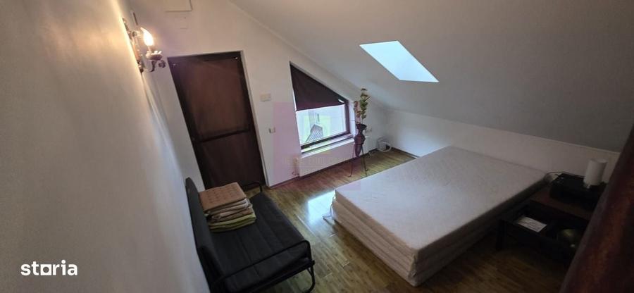 Casă cu 4 camere în Central