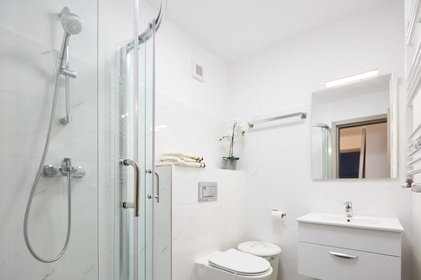 Apartament cu 3 camere decomandat, mobilat în Străulești