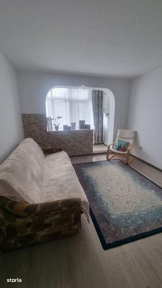 Apartament cu 3 camere semidecomandat în Prisăcani