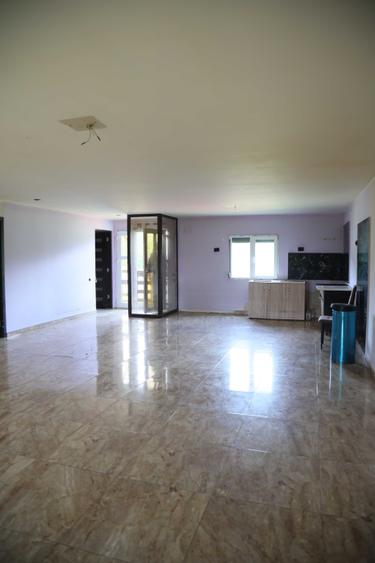 Casă cu 3 camere cu Canalizare în Ciocanu