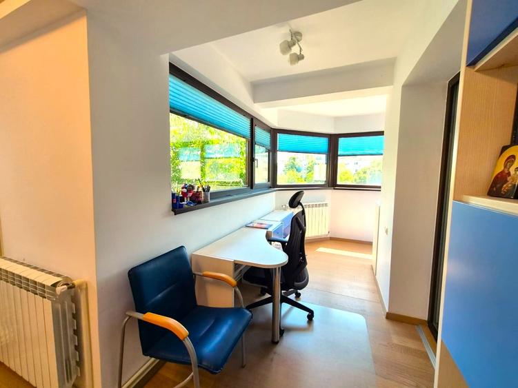 Apartament cu 4 camere decomandat în Tomis Nord