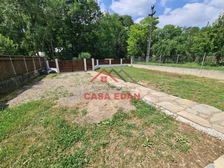 Casă individuală cu 5 camere cu Teren 2142 Mp în Aluniș