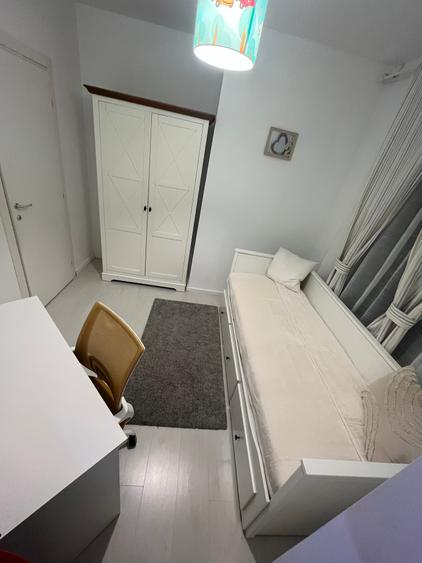 Apartament cu 3 camere decomandat în Mihai Bravu