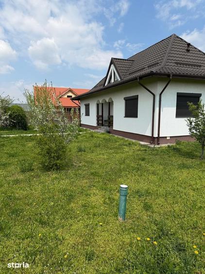 Casă cu 4 camere cu Teren 600 Mp în Tărtășești