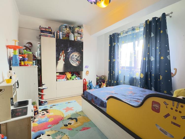 Apartament cu 3 camere decomandat, mobilat în Nord