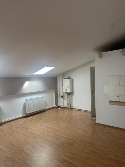 Birou, de 22 mp, în Tei