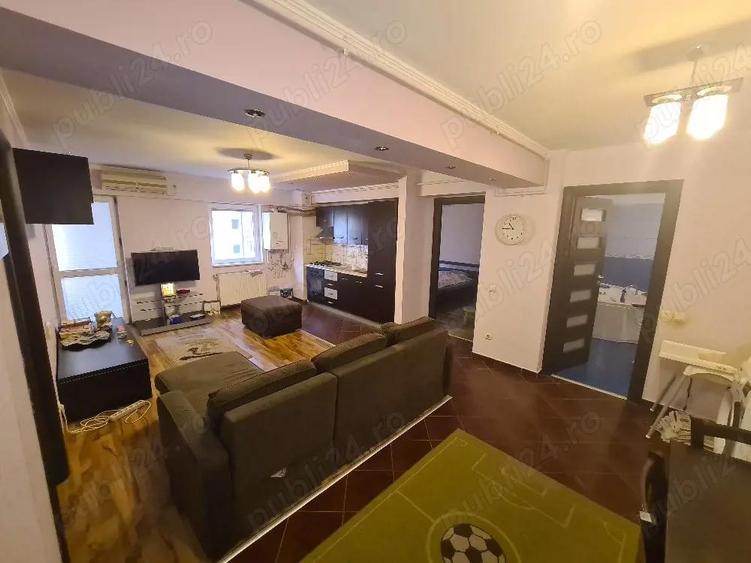 Apartament cu 3 camere decomandat în Vitan
