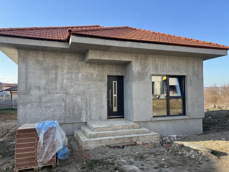 Casă cu 4 camere cu Teren 535 Mp în Central