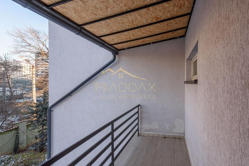 Casă individuală cu 7 camere cu Canalizare în Herăstrău