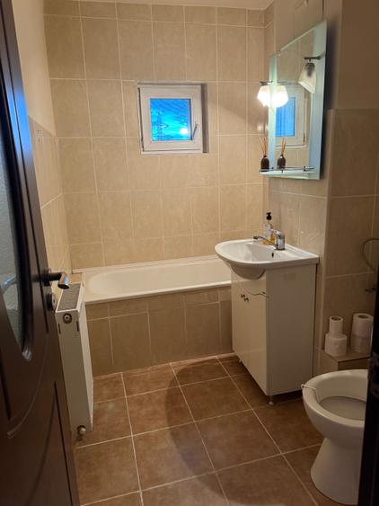 Apartament cu 3 camere decomandat în Soarelui