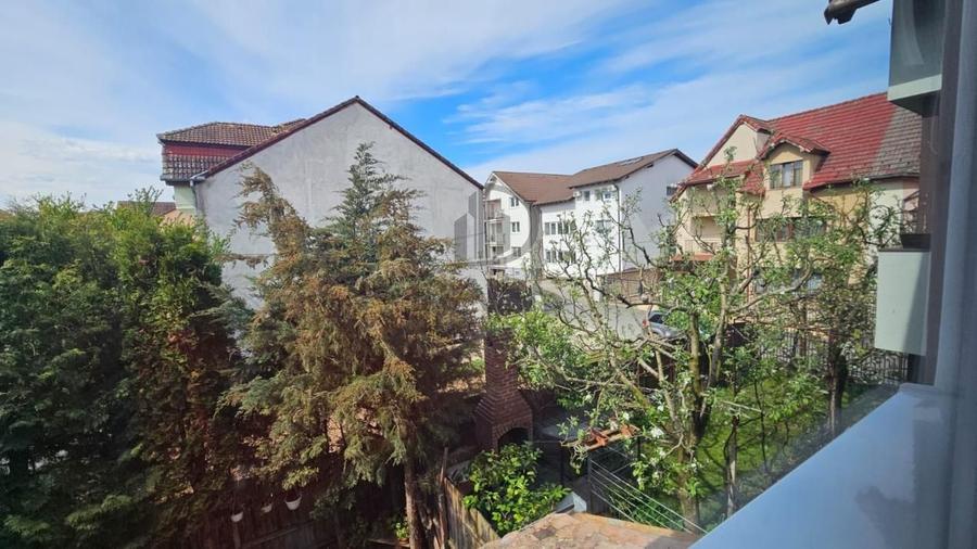 Apartament cu 4 camere decomandat, mobilat în Ștrand