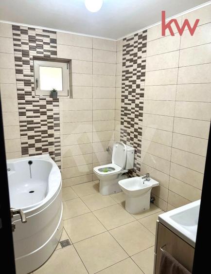 Casă individuală cu 4 camere cu Canalizare în Exterior Est