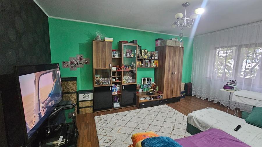 Apartament cu 2 camere decomandat în Siderurgiștilor