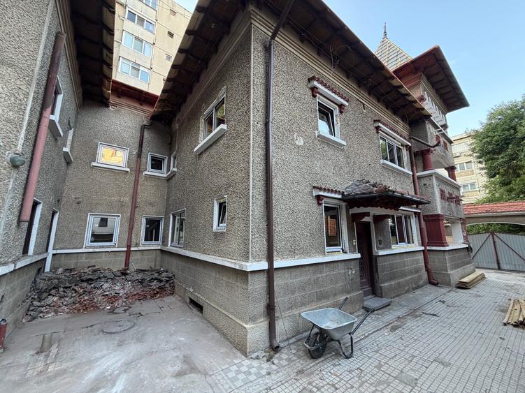 Casă cu 15 camere cu Canalizare în Rahova