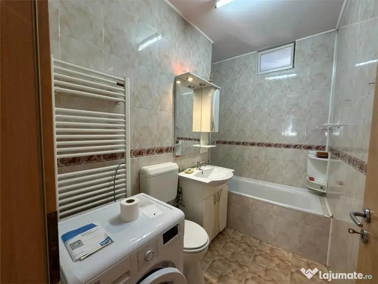 Apartament cu 3 camere semidecomandat în Luncă