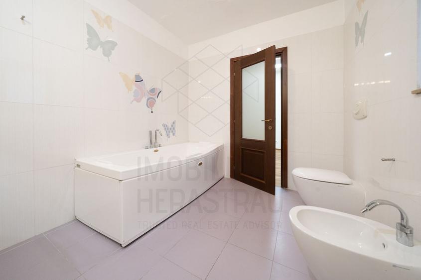 Apartament cu 3 camere decomandat în Șoseaua Nordului