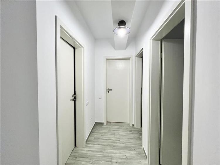 Apartament cu 3 camere nedecomandat în Turnișor