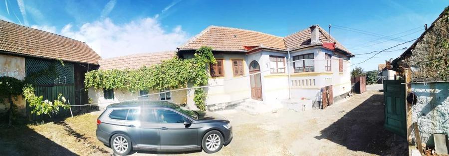 Casă cu 4 camere în Drașov